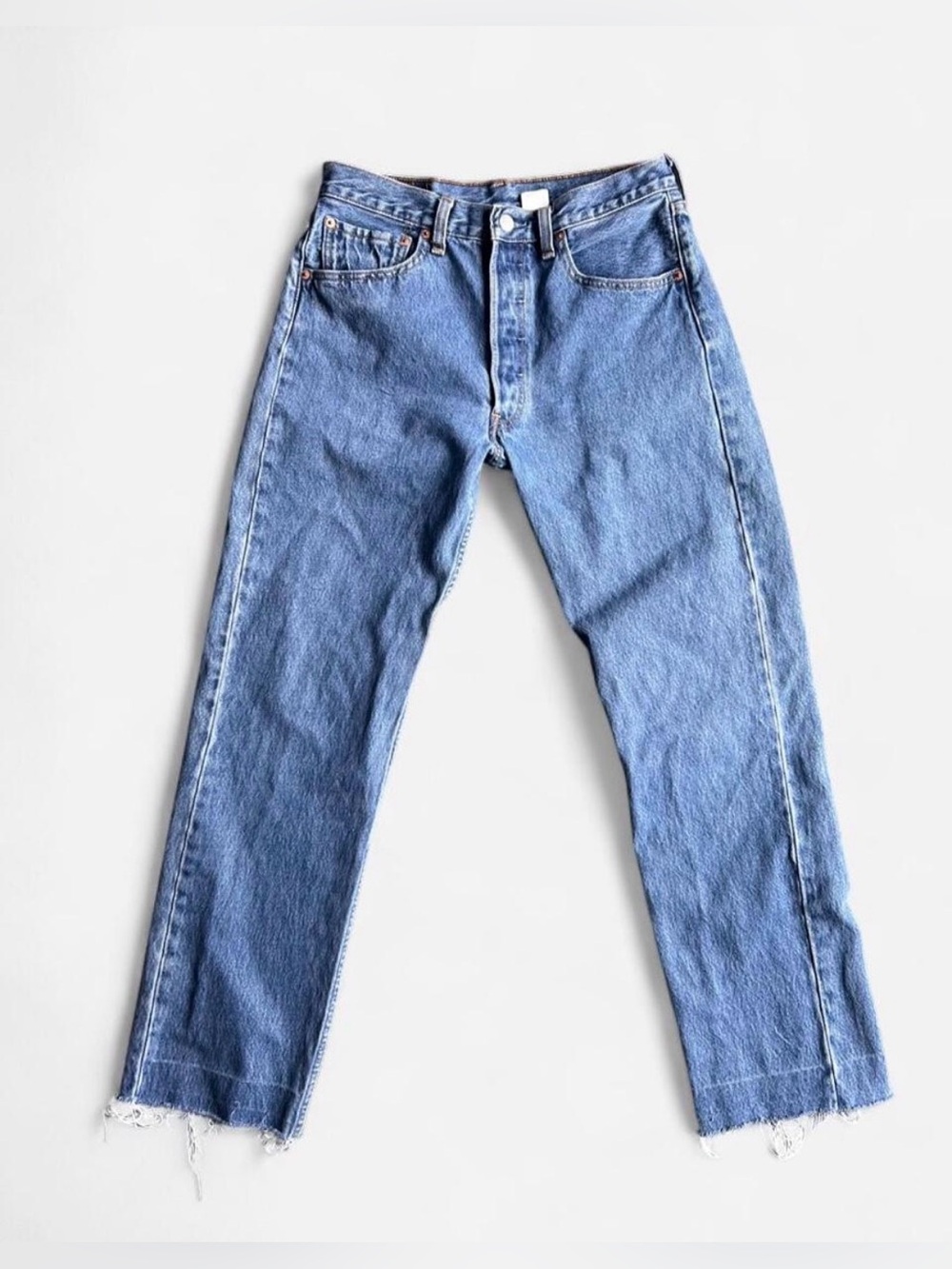 Vintage Levi's 501 button fly medium blue jeans Men’s 32x32 made in Hong Kong - Picture 2 of 9